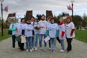участники акции у Аллеи славы