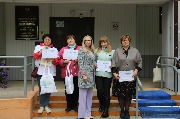 начальник отдела культуры Лалаянц Л.П. с награжденными участниками окружного фестиваля Земляки