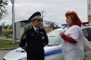 Сотрудник ДПС отвечает на вопрос