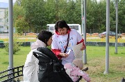Все интересно Участники акции задают вопросы  респондентам