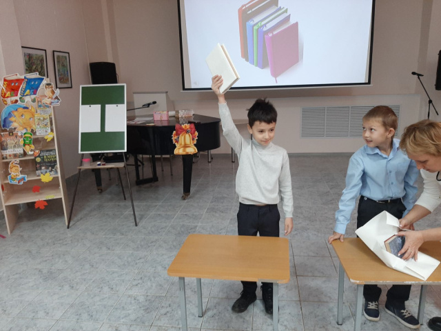 игра Надень рубашку книге.jpg