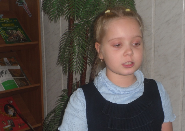 Девочка рассказывает.JPG