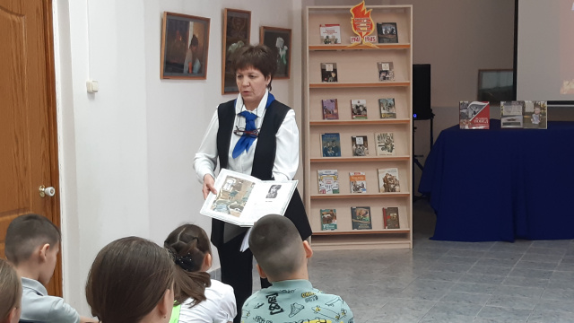 Обзор книжной выставки