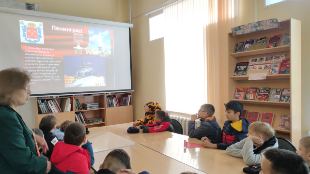 просмотр видеофильма о городах-героях