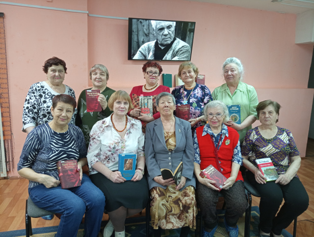 Участники читательского объединения «Серебряный родник»