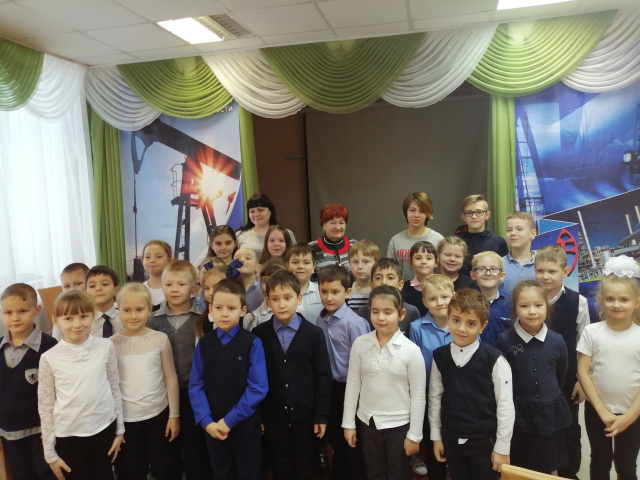 Л.П. Такташева Встреча в школе №3 (2).jpg