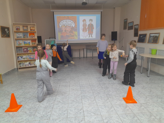Игра «Бег с яйцом на ложке»