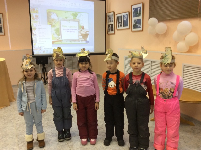 группа в коронах.JPG