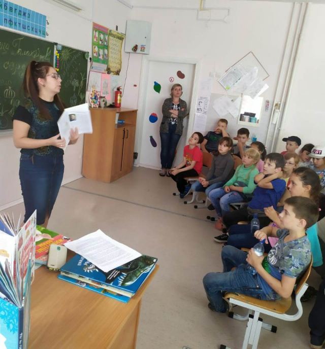 Обзор книг в школе.jpg
