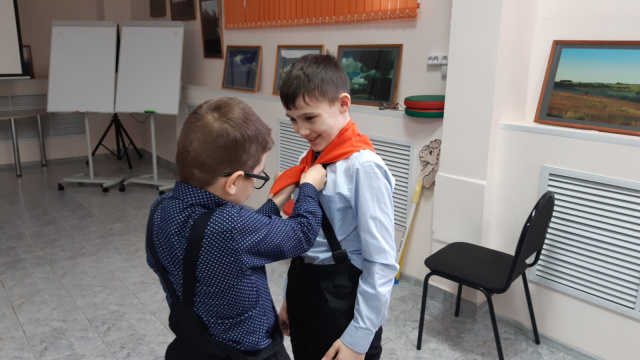 Конкурс повязать галстук