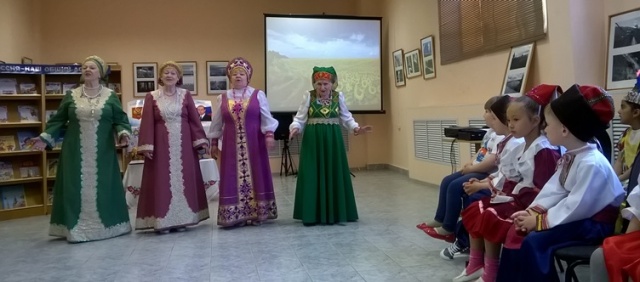 ансамбь родные напевы.jpg