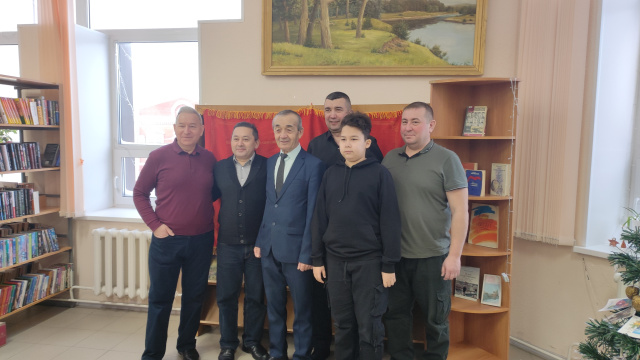С родственниками и участниками гостиной.jpg