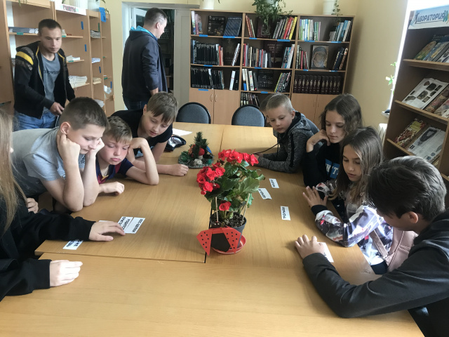День флага в библиотеке.JPG