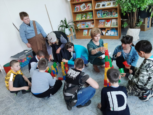 Строим замок.jpg