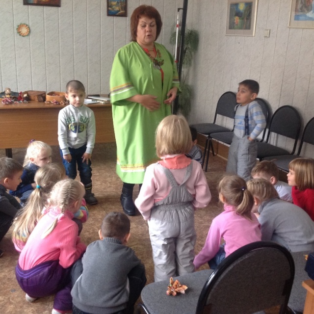 Анна проводит игру.JPG