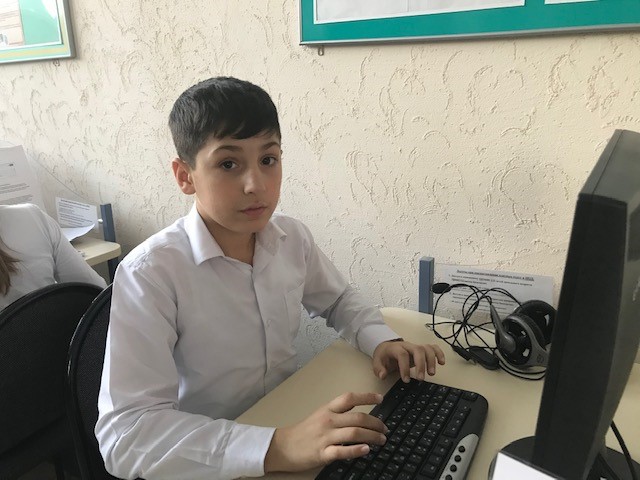 q1NPvU9aVFM.jpg