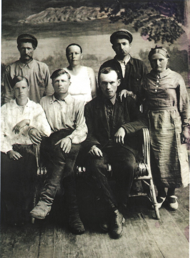 Семейная фотография родственников А.Т. Набокова.jpg